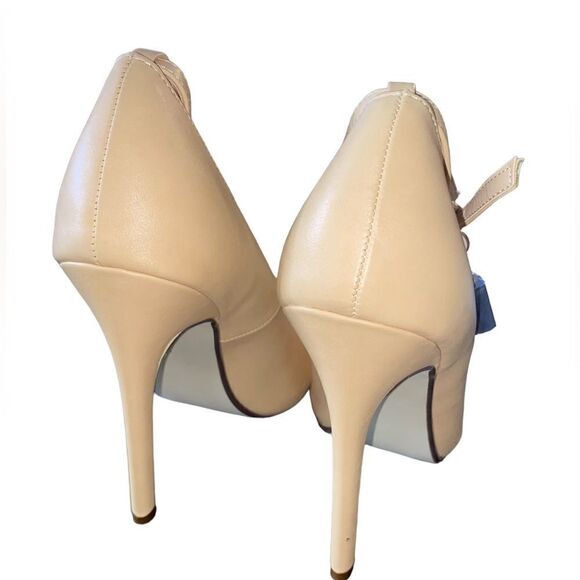 JustFab Jaslene Sz 9 Taupe Pointy Toe 5” Heels Gold Lock Key Sets Pumps Heels - Picture 5 of 8